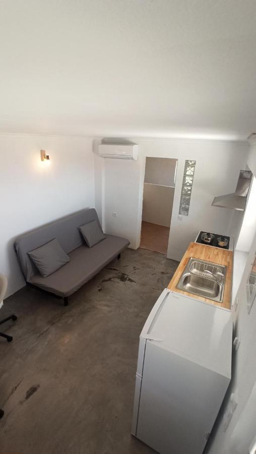Sun Meets Sea Apartment Athánion Екстериор снимка