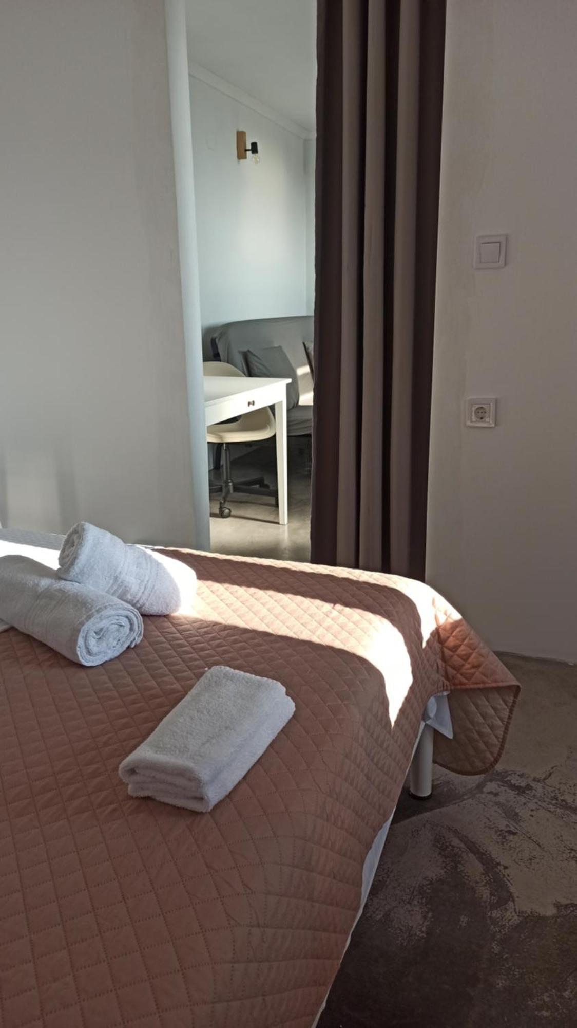 Sun Meets Sea Apartment Athánion Екстериор снимка